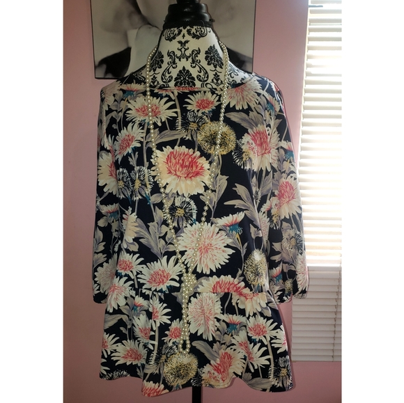 LC Lauren Conrad Tops - Lauren conrad floral peplum blouse